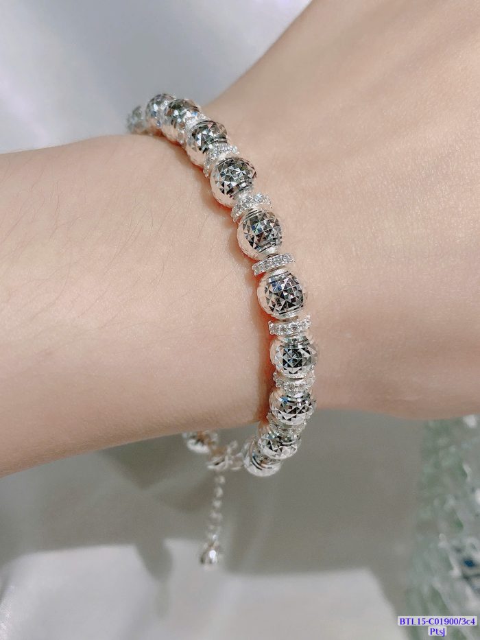 Elegant Diamond-Cut Bead Bracelet – Sterling Silver with Sparkling Accents
